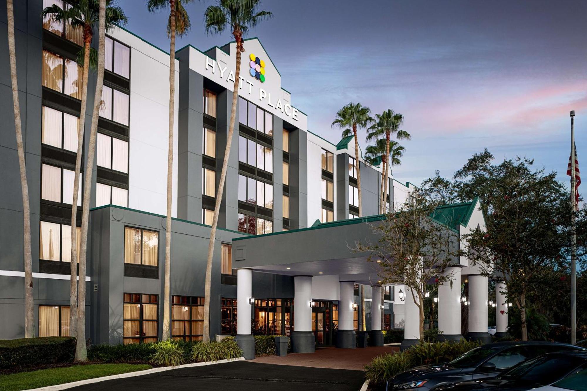 Hyatt Place Tampa Busch Gardens Exterior photo