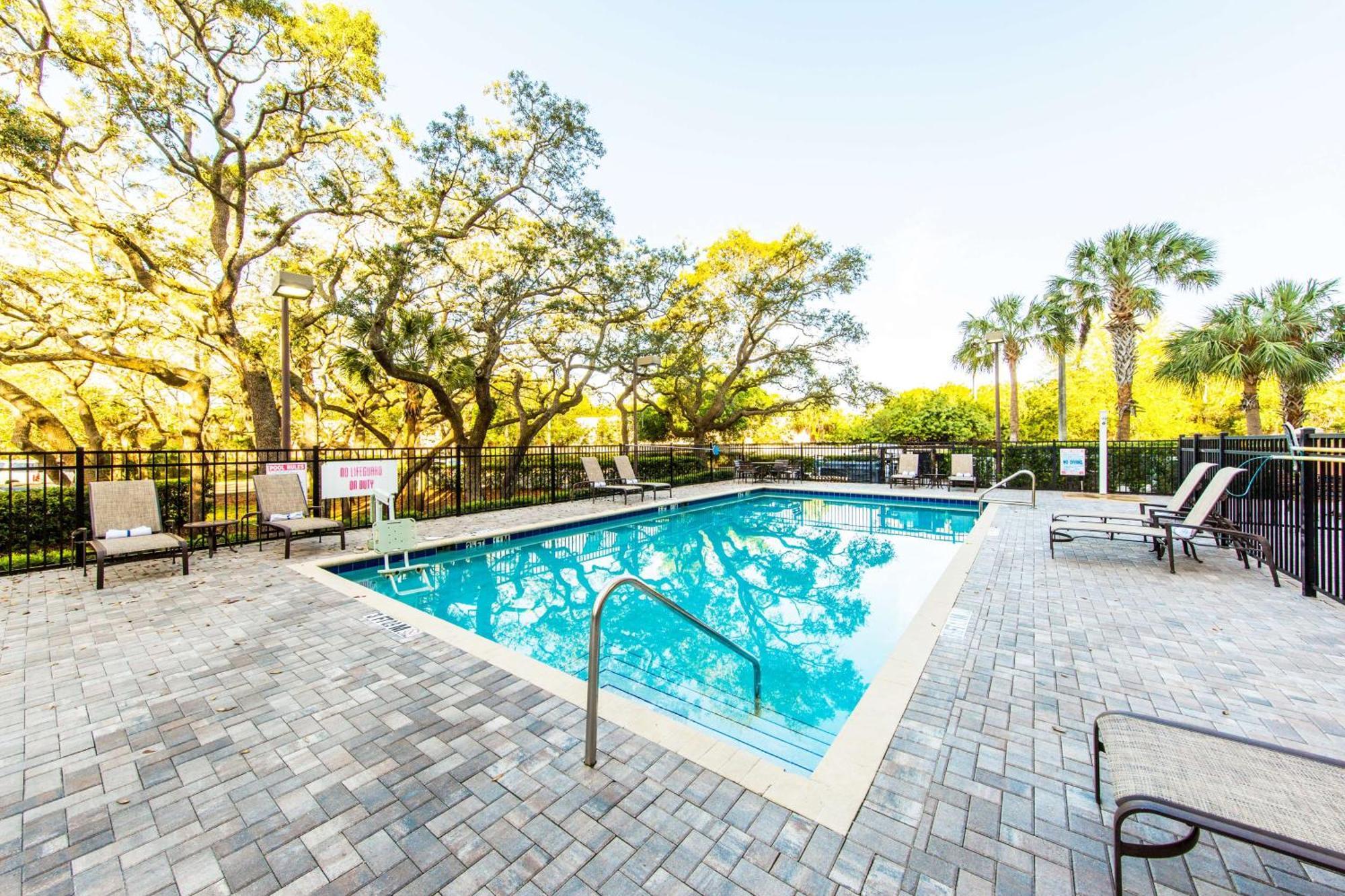 Hyatt Place Tampa Busch Gardens Exterior photo