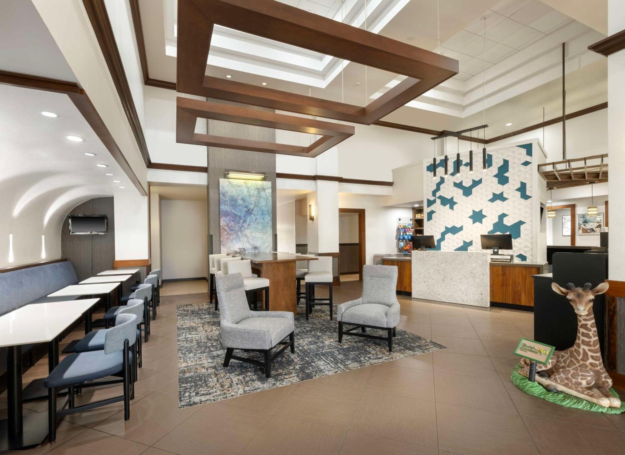 Hyatt Place Tampa Busch Gardens Exterior photo