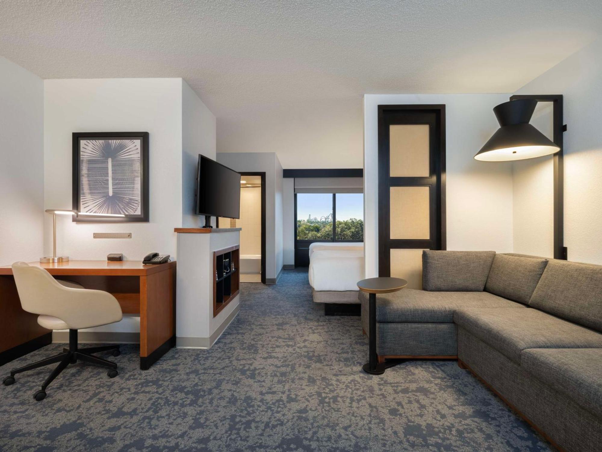 Hyatt Place Tampa Busch Gardens Exterior photo